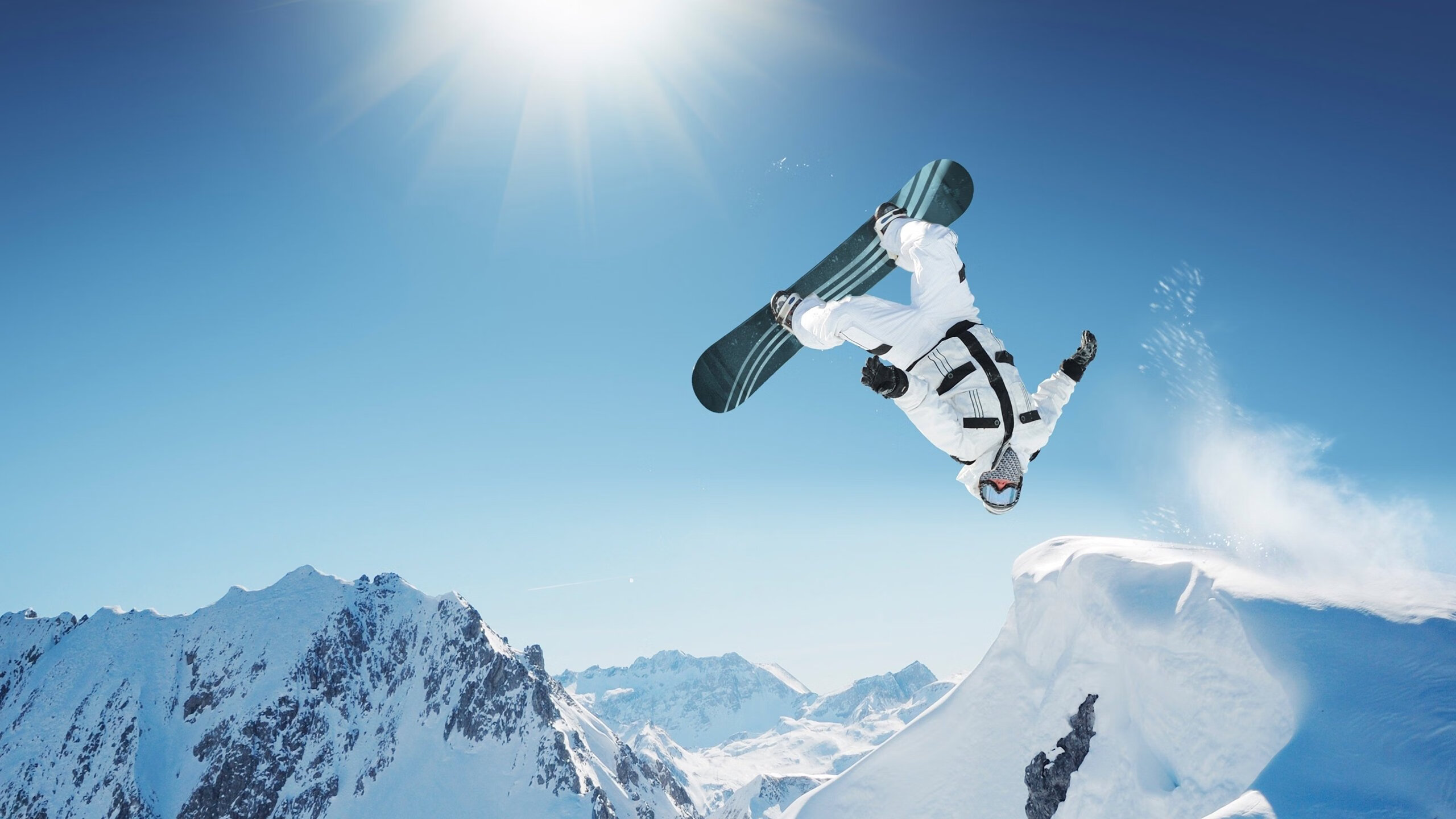 电竞内容创作热潮不断选手自媒体影响力飙升,知名电竞媒体